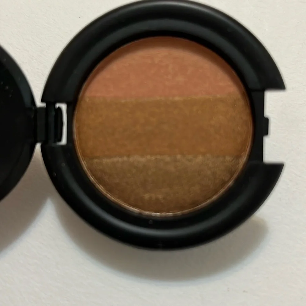 Beaute Basics 3 tone bronzer shimmery makeup